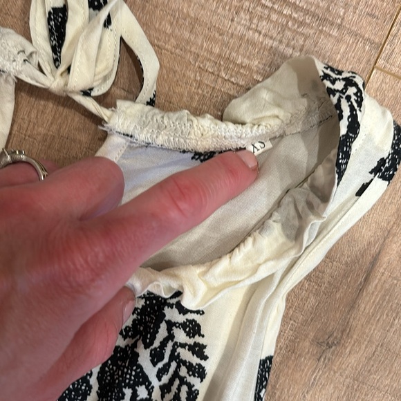 Free with bundle Block hand print black and white dress cover up - Picture 2 of 4